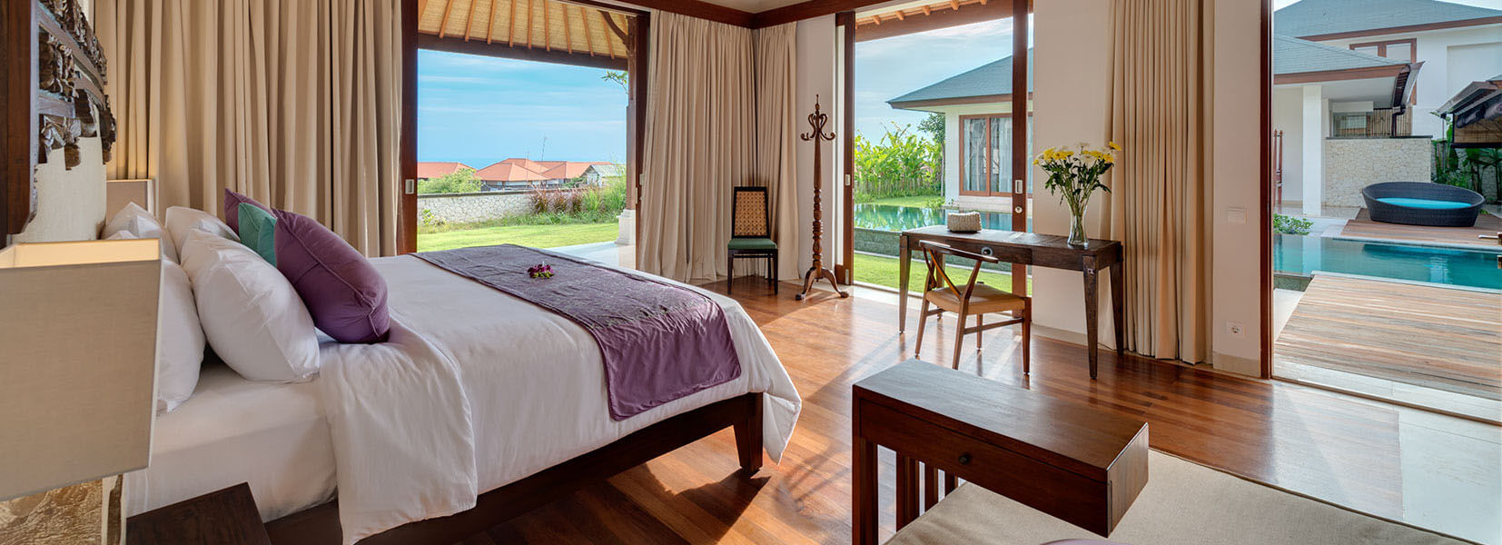 Pandawa Cliff Estate - Villa Marie - Master bedroom one